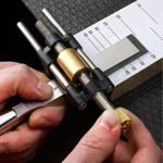 Picture of Veritas Side Clamping Honing Guide - 108353 05M09.40